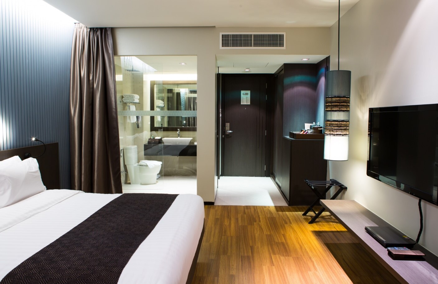 luxury-suite-room